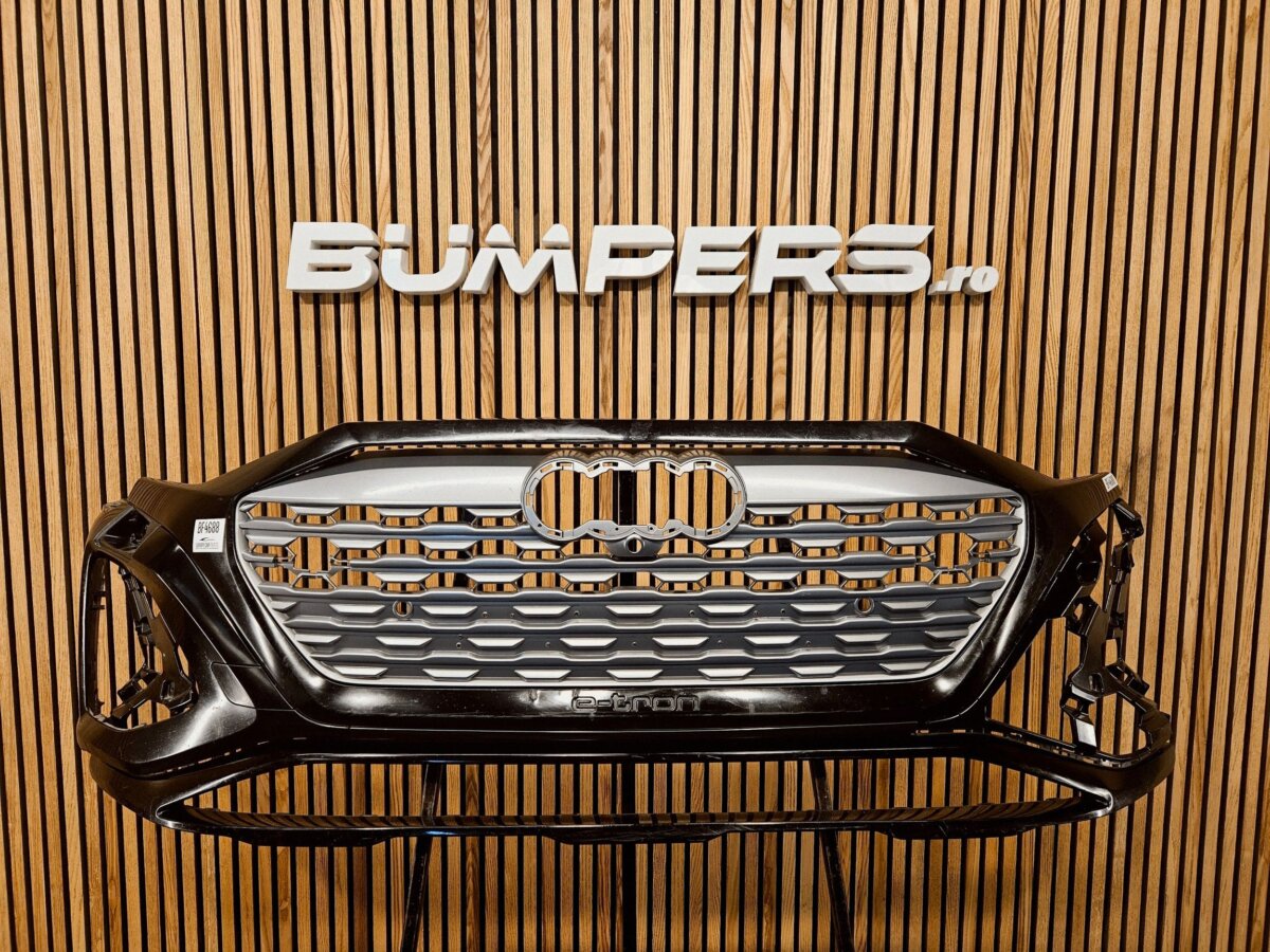 Audi Q8 e-tron 2022 4KE853651H Бампер BF4688
