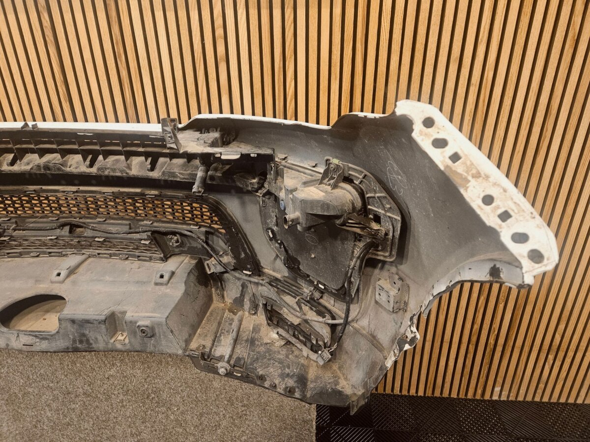 Land Rover Evoque I 2017 GJ3217F003A Бампер BF4770 — изображение 7