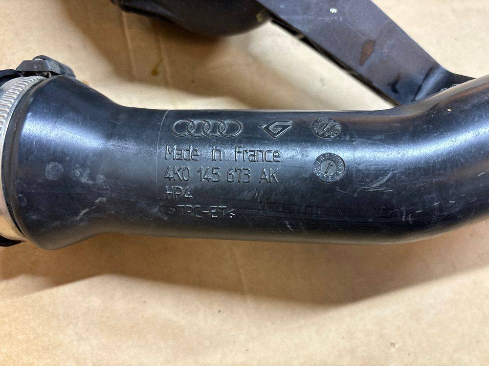 Шланг интеркулера Audi A6, S6 C8 4K 2020 4K0145673AK 0261230566