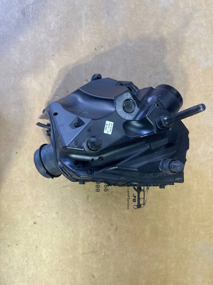 Корпус воздушного фильтра Audi A4, S4 B9 2018 8W0133835T