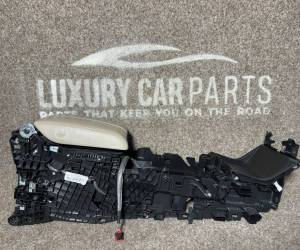 Подлокотник Land Rover Range Velar 2018 J8A2045J86A
