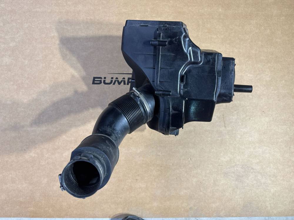 Корпус воздушного фильтра Audi A8, S8 D4 4H 2015 4H0133823 4H0133835B — изображение 3