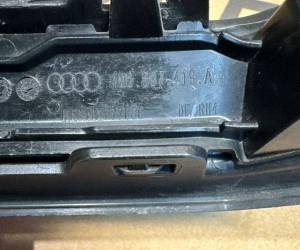 Крепежные кронштейны бампера Audi Q7 4M 2020 4M0807419A