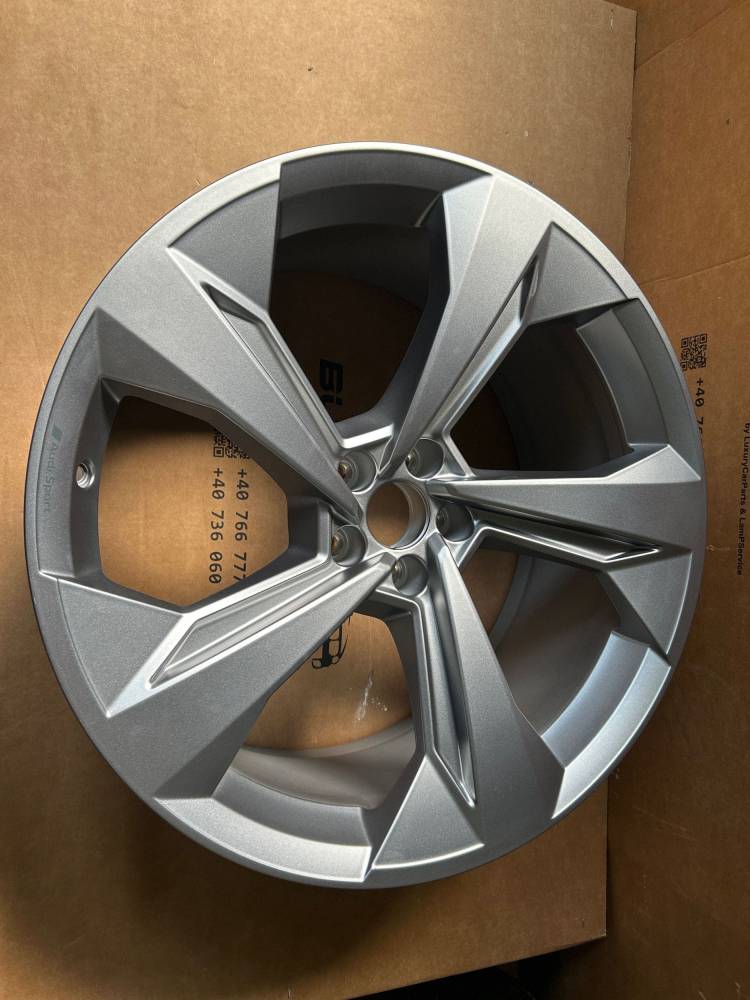 Диск колесо Audi Q7 4M 2025 4M0601025CD 6204090W7