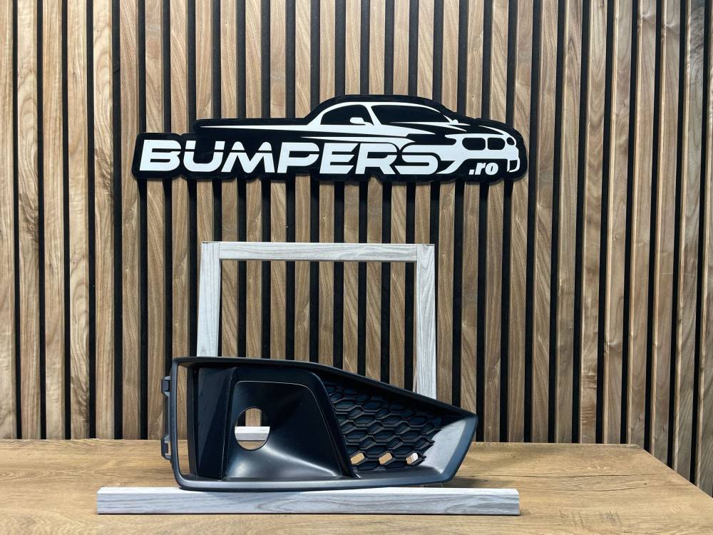 Решетка бампера Audi A4, S4 B9 8W 2022 8W0807681B
