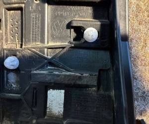 Подкрылки Volkswagen Touareg III 2023 760853718 760853718A 760853718C