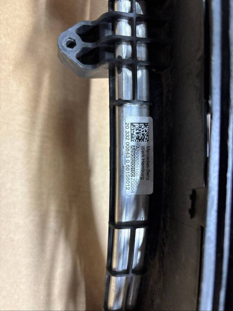 Автомобиль Mercedes EQC 2019 A2936201100 A2936200100