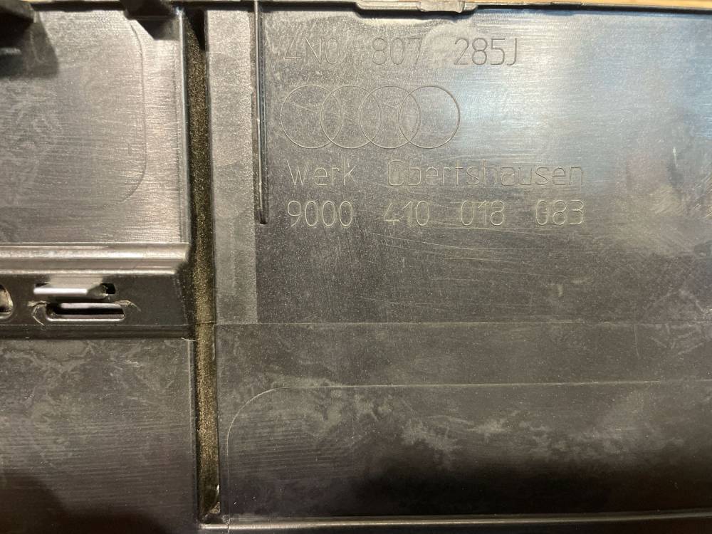 Кронштейн номерного знака Audi A8, S8 D5 2024 4N0807285J 9000410018083