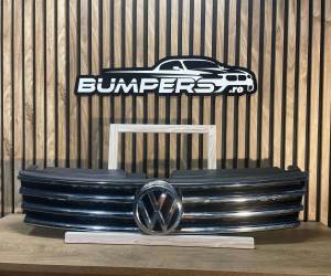 Решетка Volkswagen Touareg II 2014 7P6853651K 7P6853651 7P6853651M