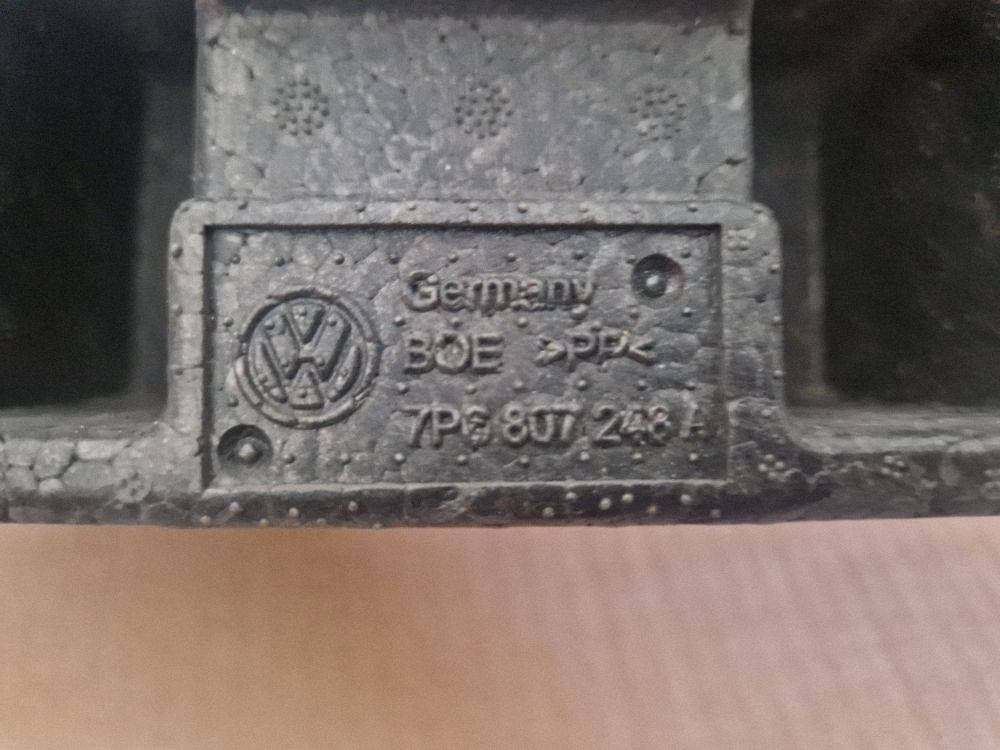 Усилитель бампера Volkswagen Touareg II 2014 7P6807248A
