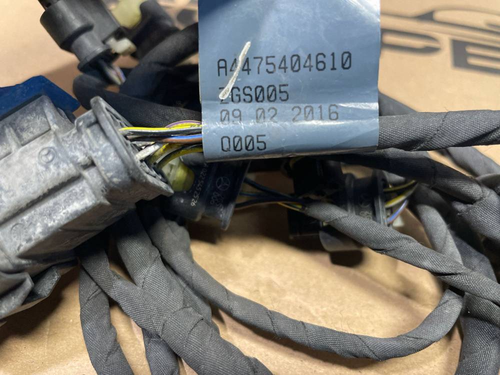 Датчик парковки Mercedes V-class V Class W447 2016 A4475404610